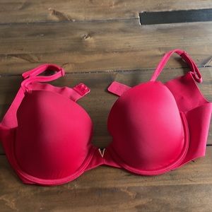 Victoria’s Secret brad, size 36B, red.